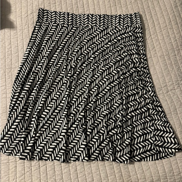Large knit skirt - Picture 1 of 2